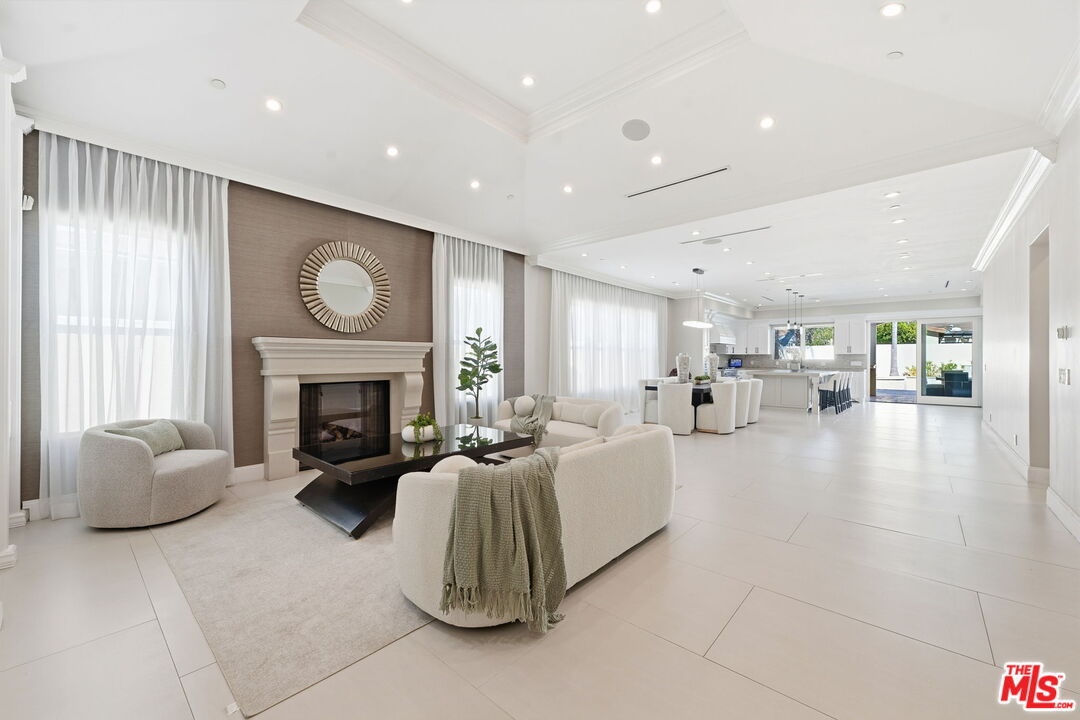 12419 Erwin Street Valley Village, CA 91606 - Photo 9 of 35