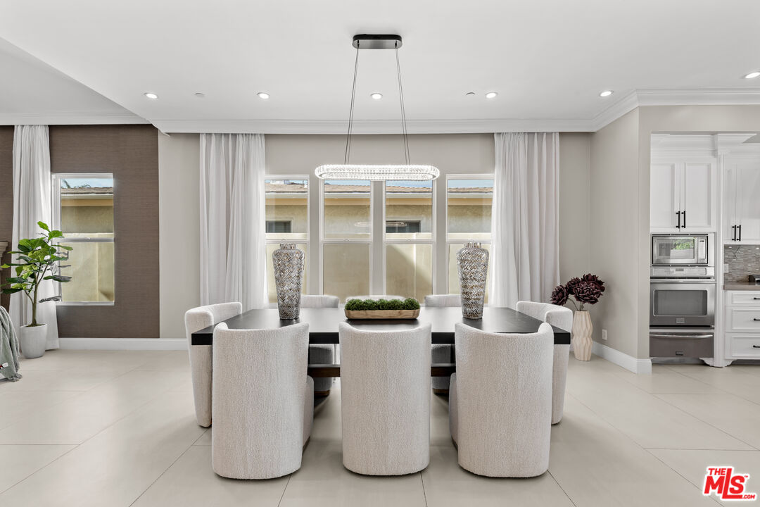 12419 Erwin Street Valley Village, CA 91606 - Photo 10 of 35