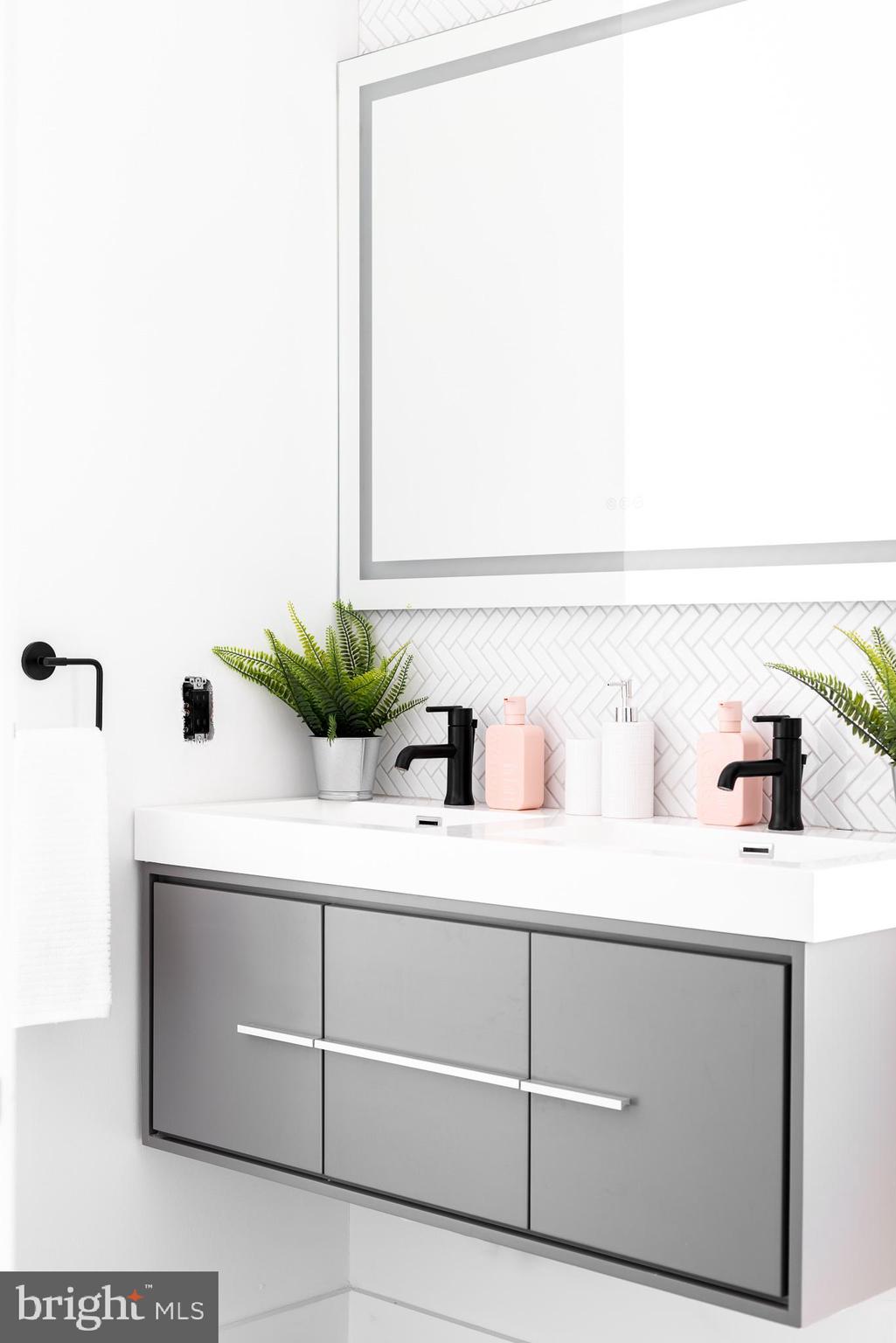 2624 Brown Street Philadelphia, PA 19130 - Photo 34 of 136