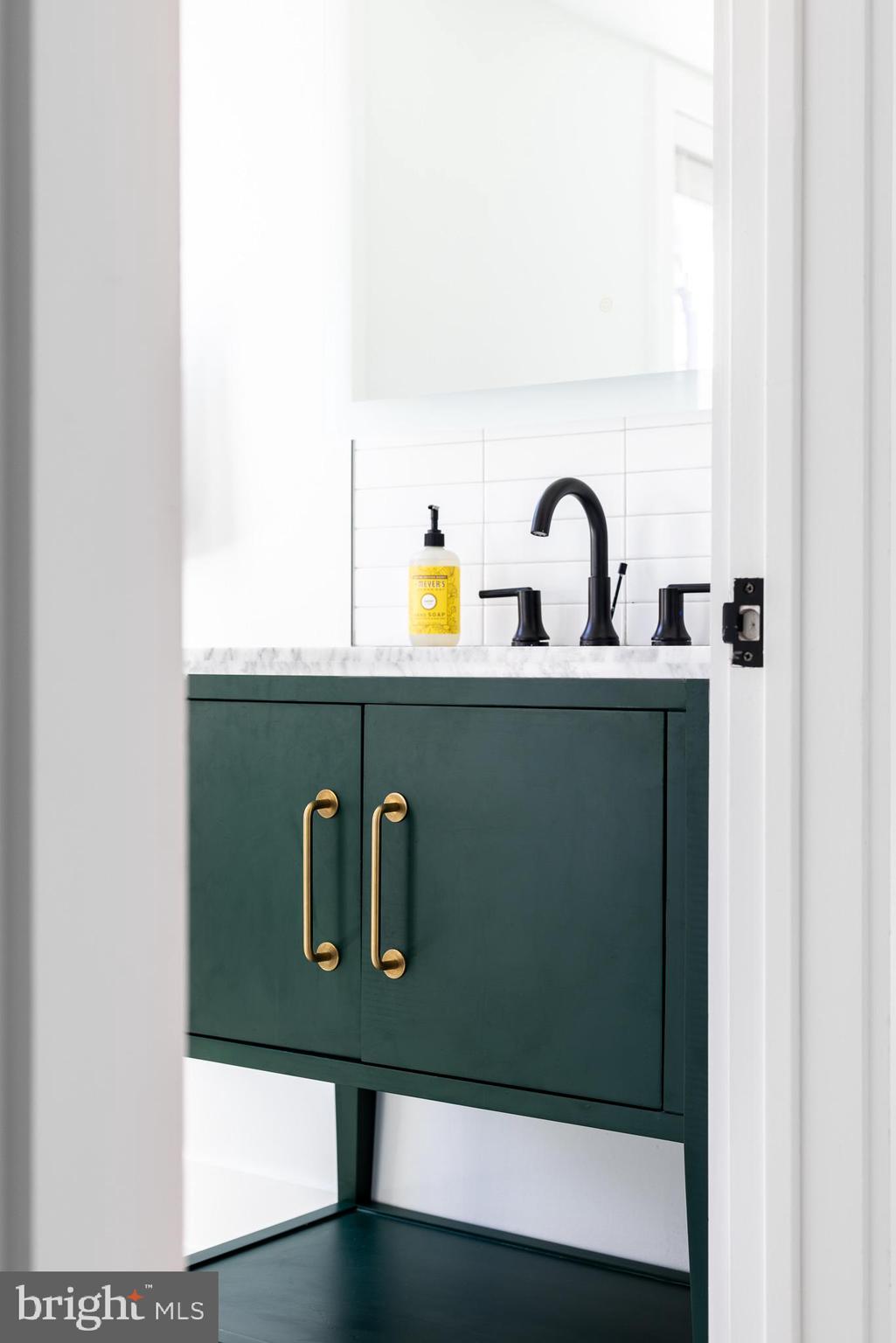 2624 Brown Street Philadelphia, PA 19130 - Photo 37 of 136