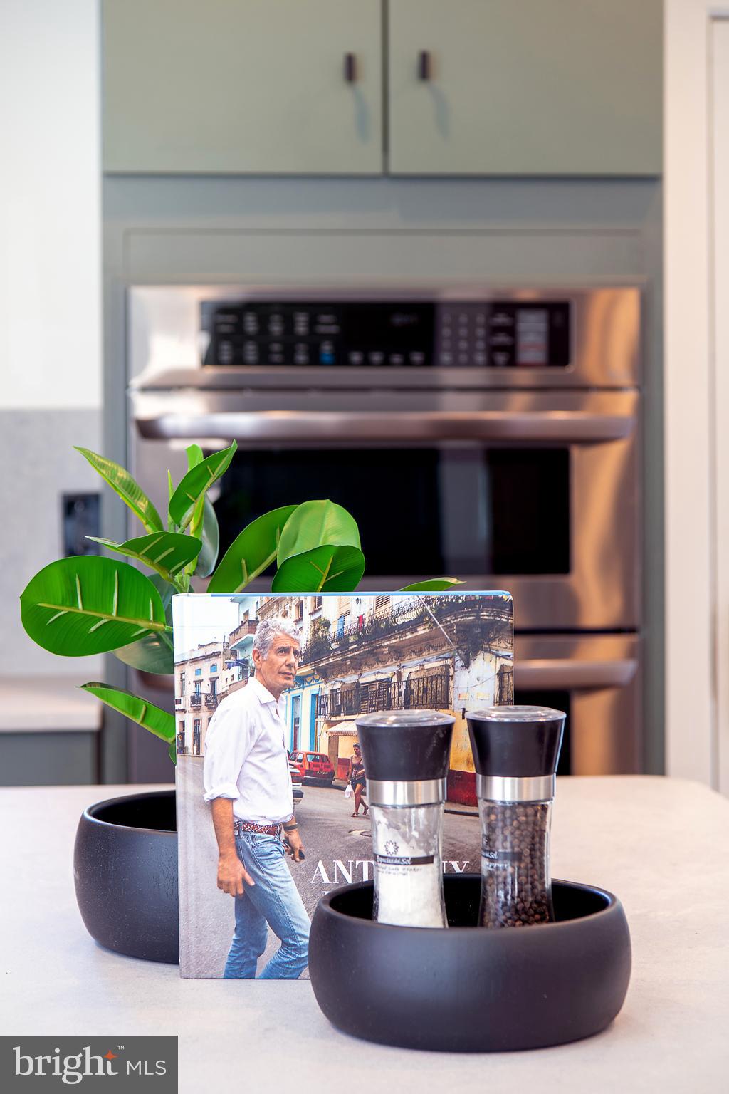 2624 Brown Street Philadelphia, PA 19130 - Photo 10 of 136