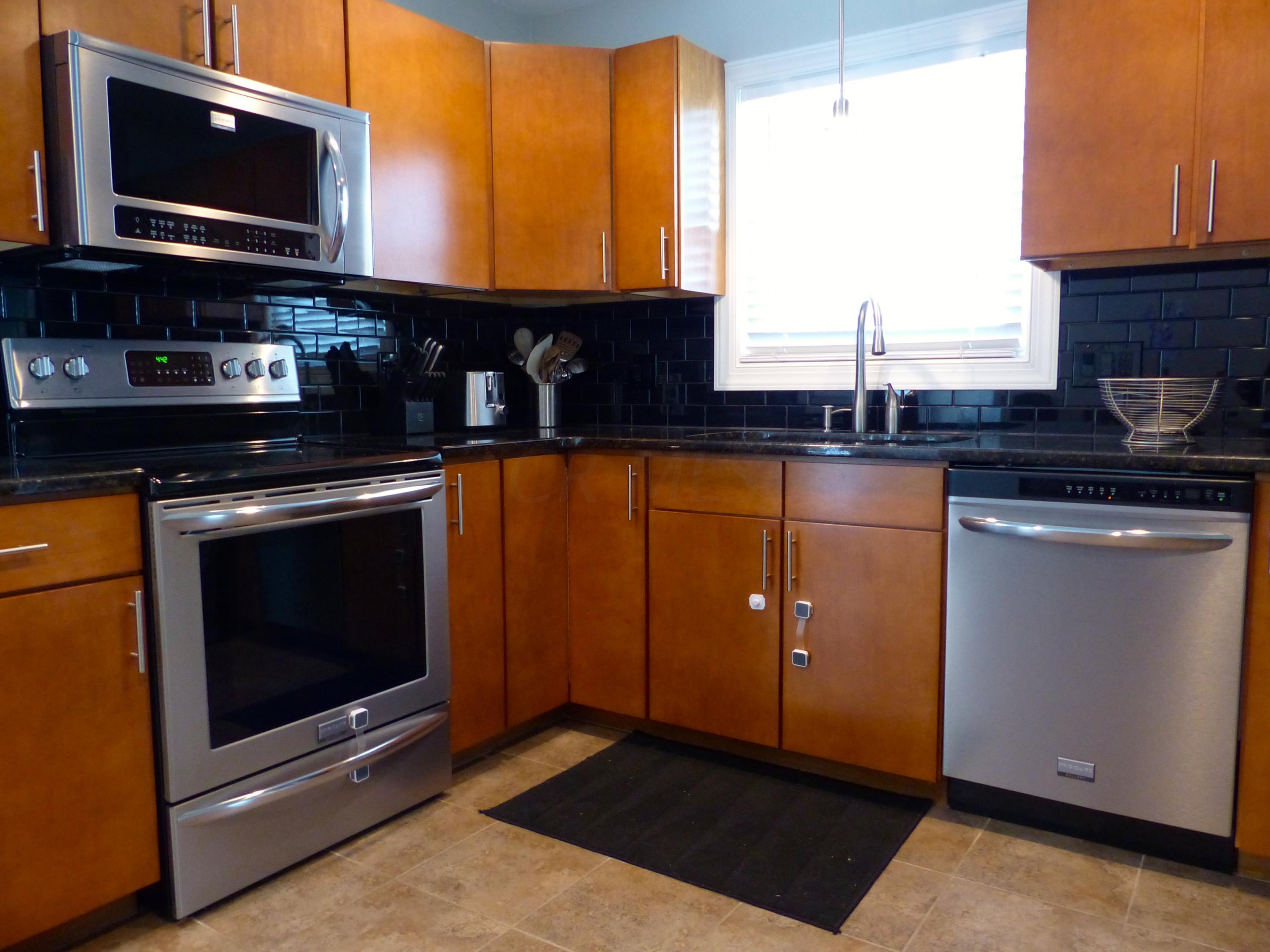 2722 Nottingham Road Columbus, OH 43221 - Photo 19 of 34