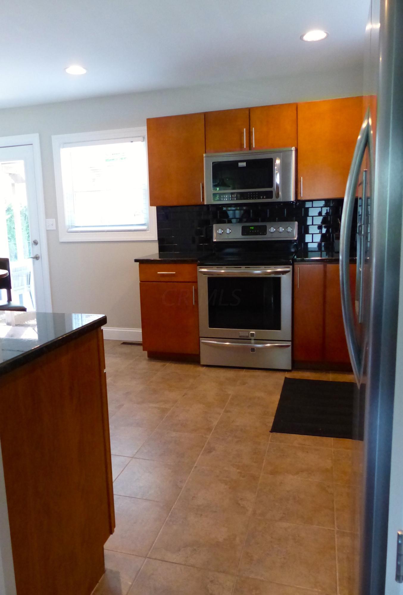 2722 Nottingham Road Columbus, OH 43221 - Photo 20 of 34