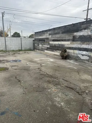 $1,499,000 | 2411 Exposition Place, Los Angeles, CA 90018