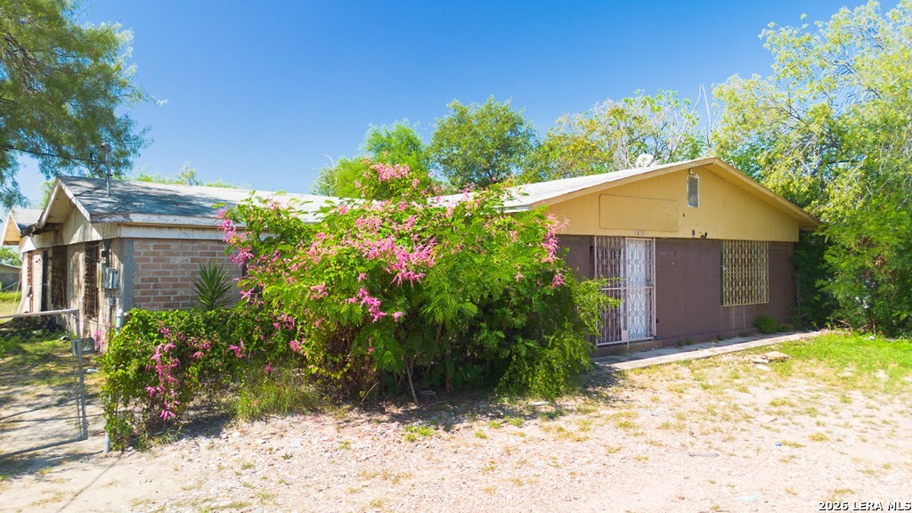 1850 Eidson Road Eagle Pass, TX 78852 - Photo 3 of 44