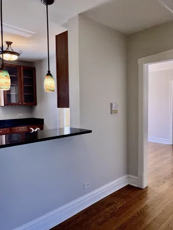 $2,200 | 619 Washington Boulevard, Unit 2W, Oak Park, IL 60302