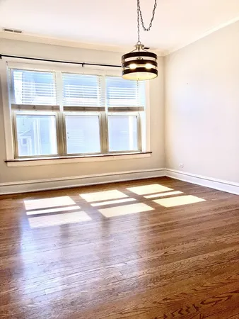 $2,200 | 619 Washington Boulevard, Unit 2W, Oak Park, IL 60302