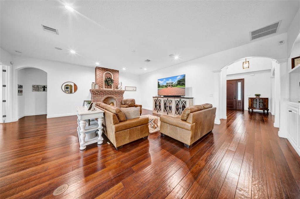 17930 Dorman Road Lithia, FL 33547 - Photo 10 of 79 Gallery Image 10