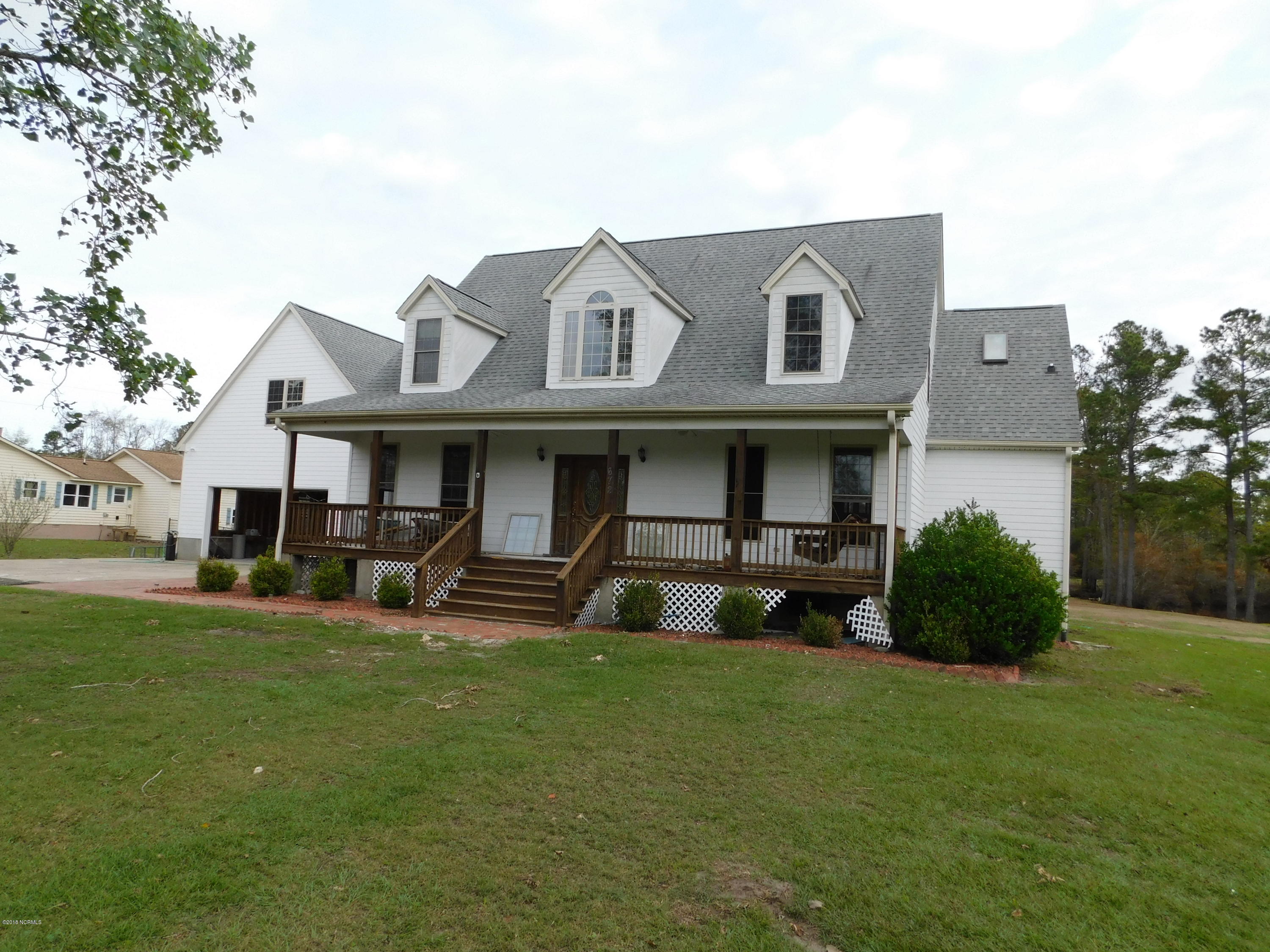 672 Roberts Road Newport, NC 28570 - Photo 1 of 36 Front view