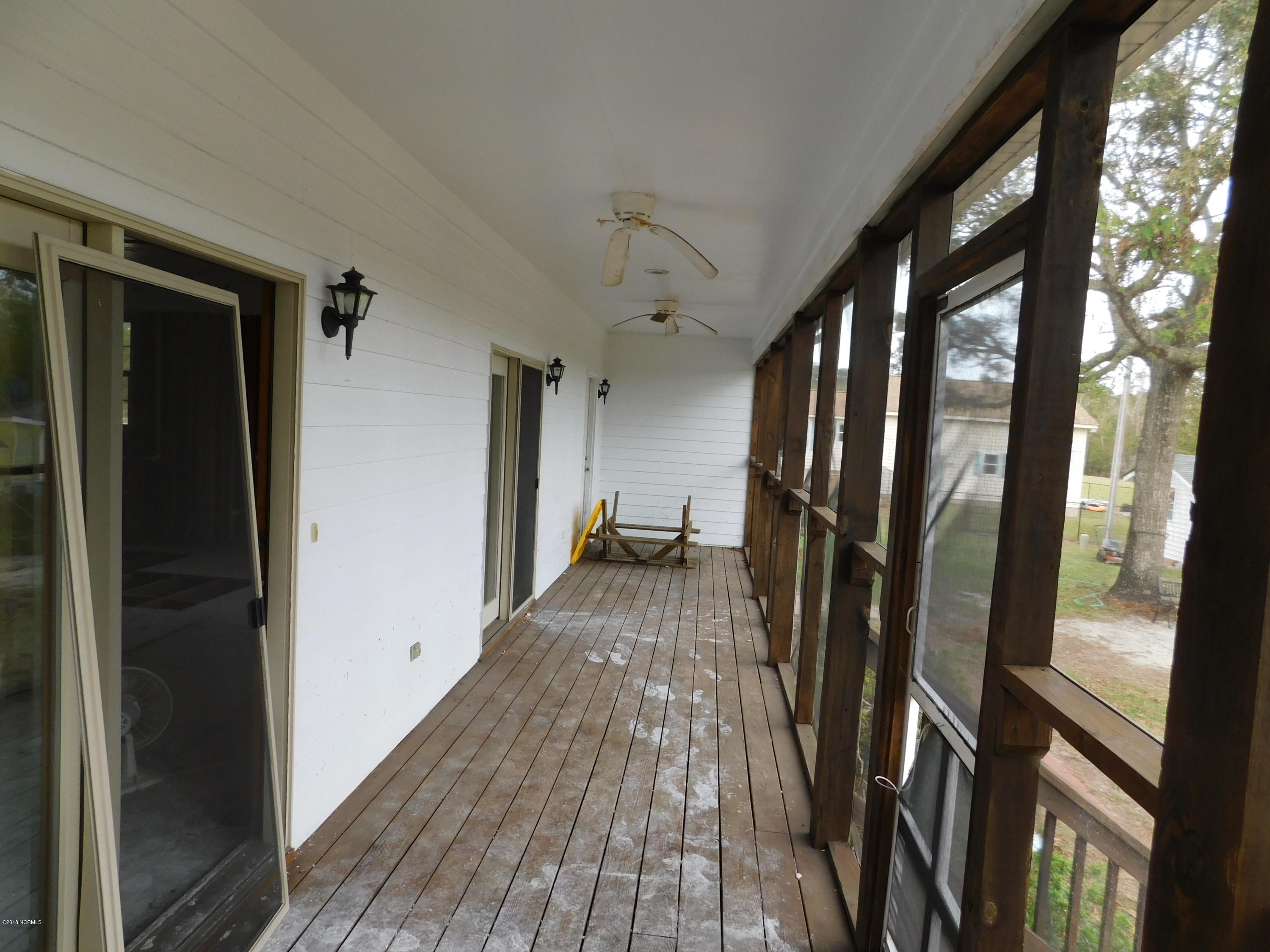 672 Roberts Road Newport, NC 28570 - Photo 16 of 36 Rear screen porch
