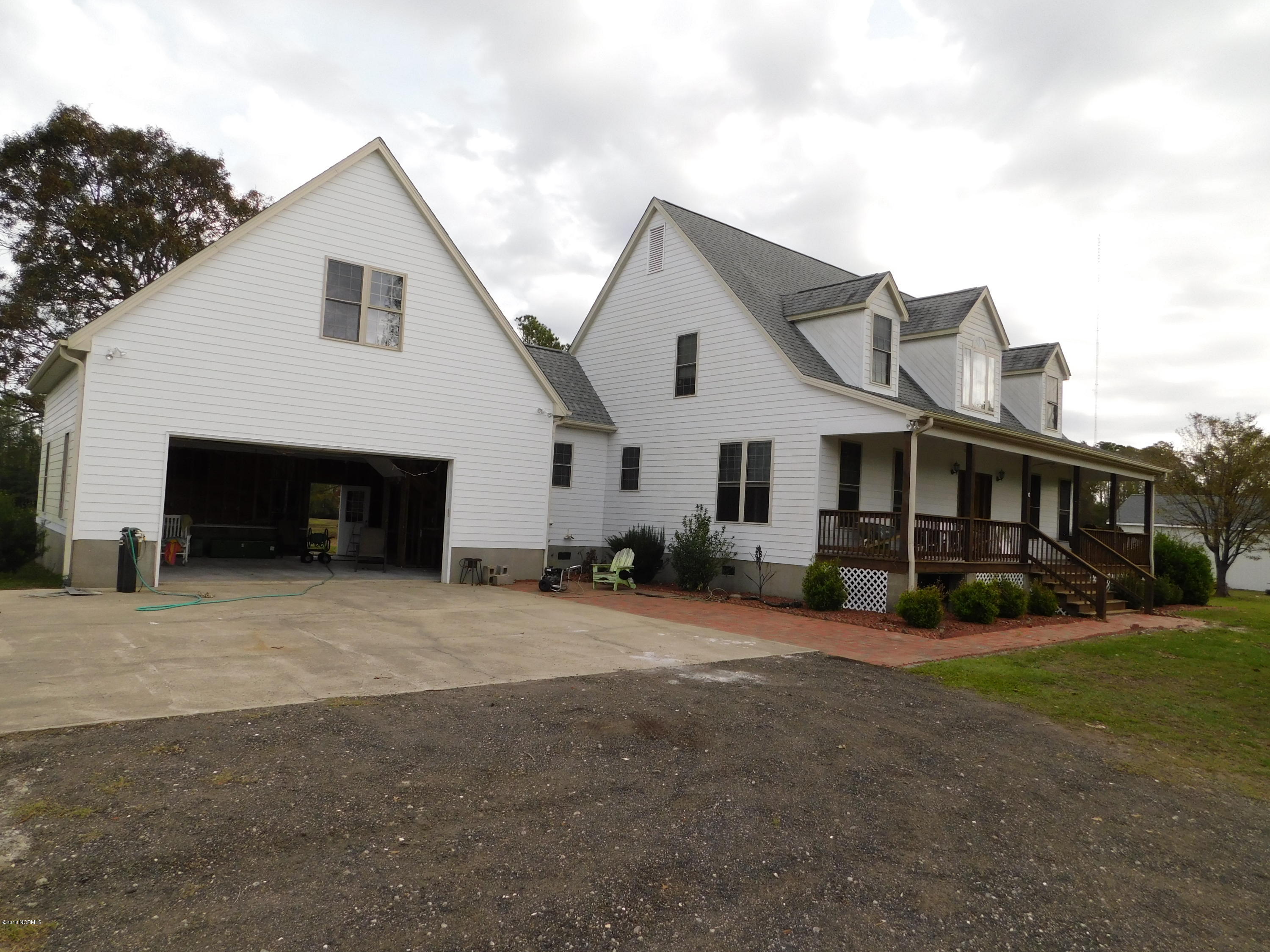 672 Roberts Road Newport, NC 28570 - Photo 26 of 36 Front view