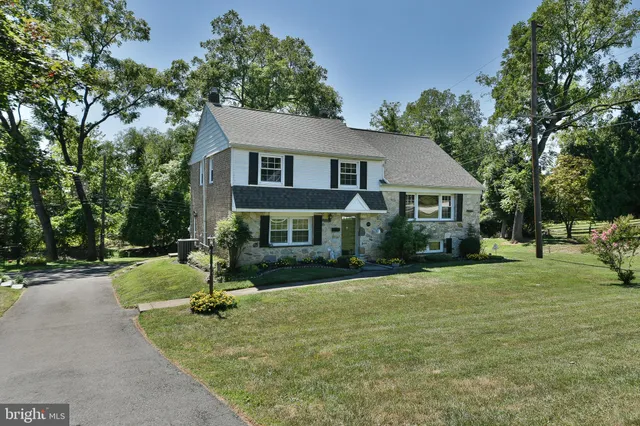 $599,000 | 2106 Carolton Way, Flourtown, PA 19031