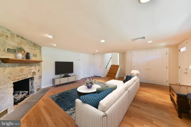 $599,000 | 2106 Carolton Way, Flourtown, PA 19031