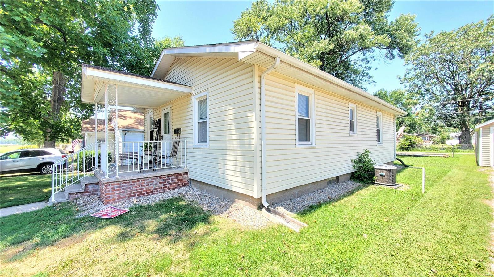 134 East 7th Street Roxana, IL 62084 - Photo 3 of 11 Gallery Image 3