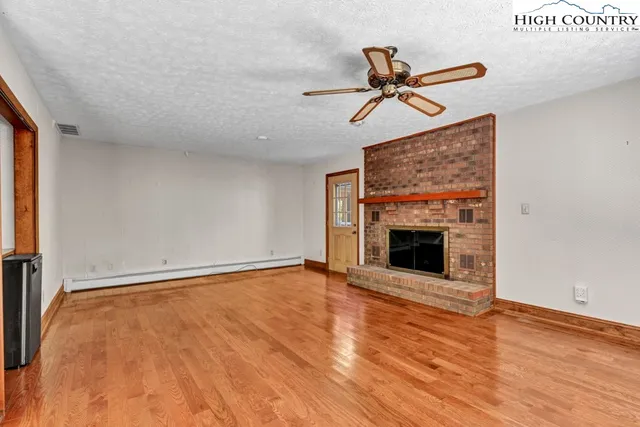 a bathroom with a toilet