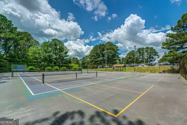 a view of a tennis court
