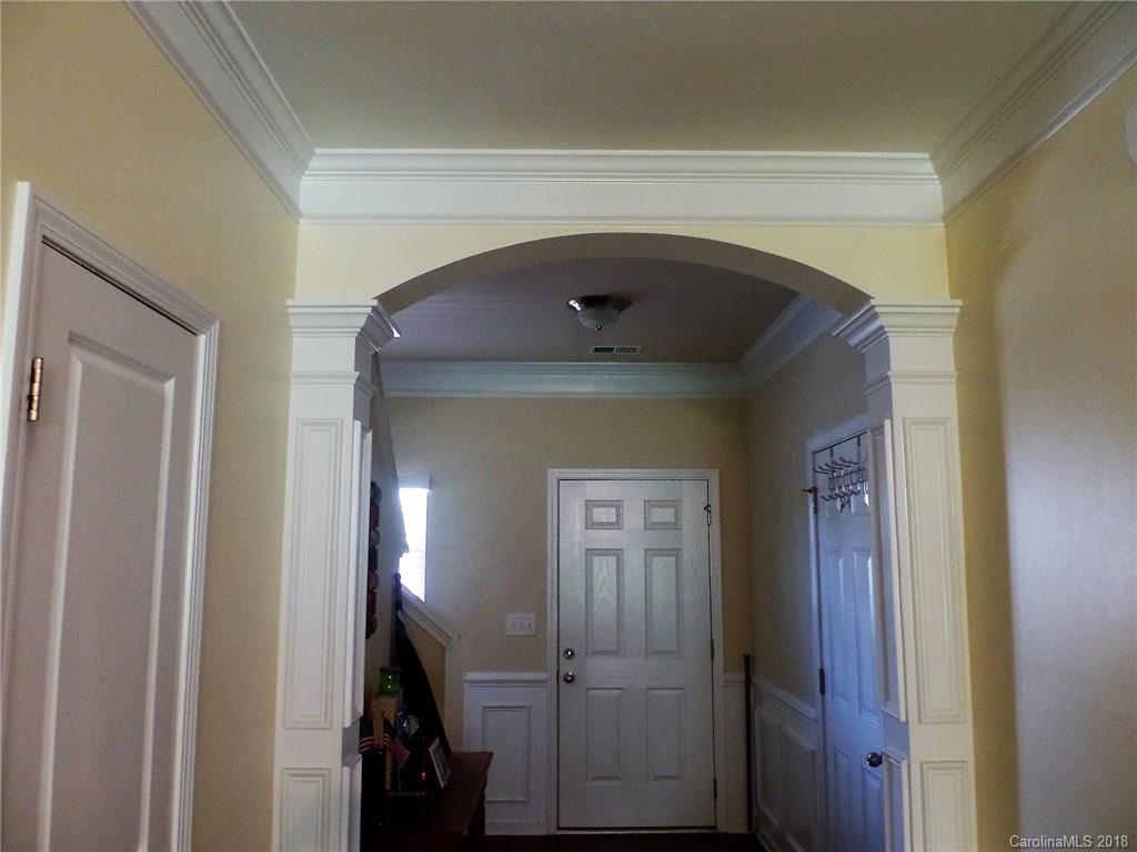843 Rook Road Charlotte, NC 28216 - Photo 4 of 31