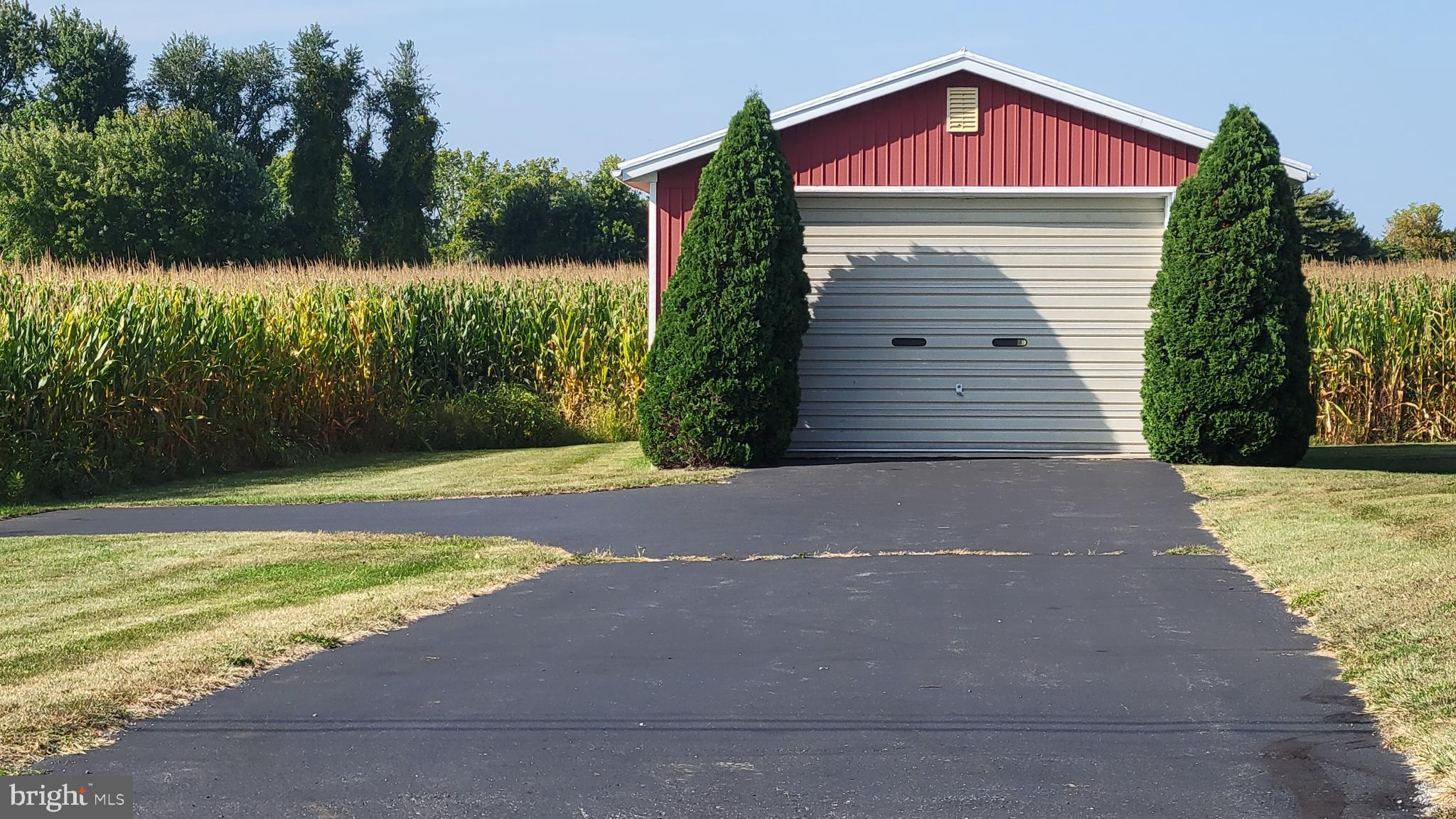 9341 Longswamp Road Mertztown, PA 19539 - Photo 25 of 41