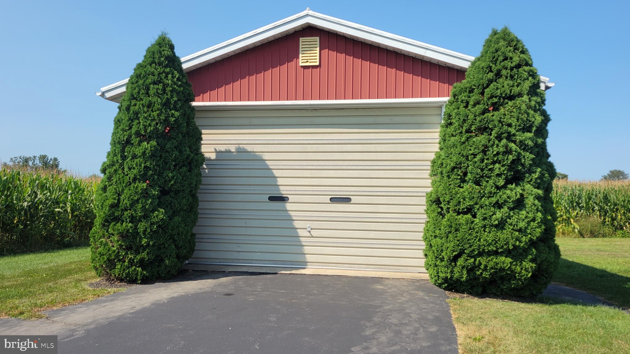 9341 Longswamp Road Mertztown, PA 19539 - Photo 26 of 41