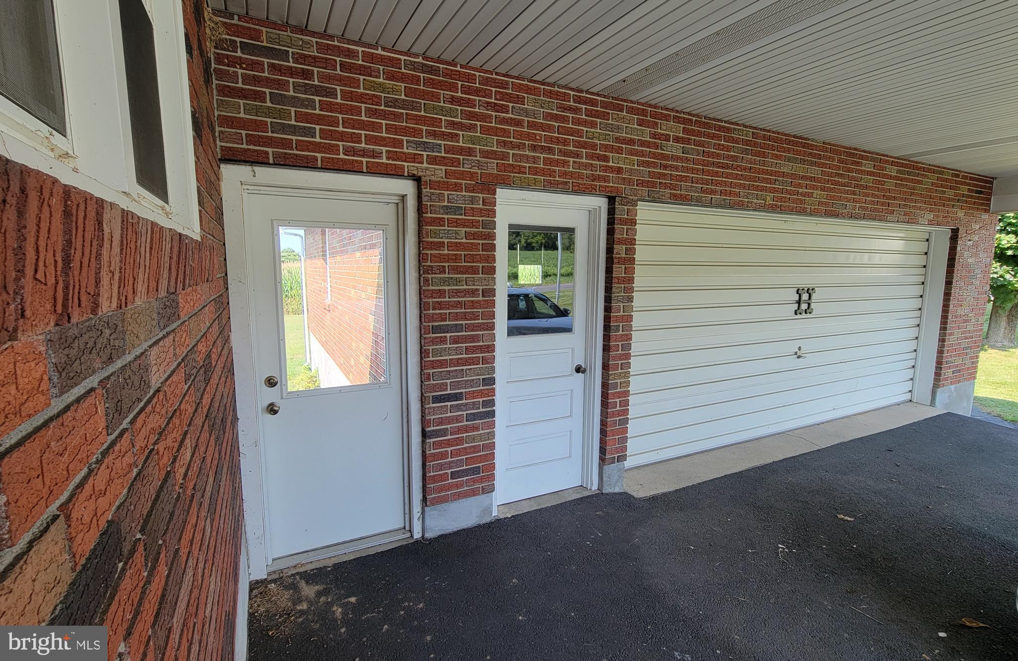 9341 Longswamp Road Mertztown, PA 19539 - Photo 4 of 41