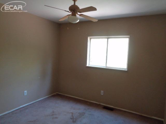 4569 North Seymour Road Flushing, MI 48433 - Photo 7 of 14 21287285-6.JPG