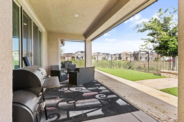 $689,950 | 12849 Knightsbrook Avenue, Rancho Cordova, CA 95742