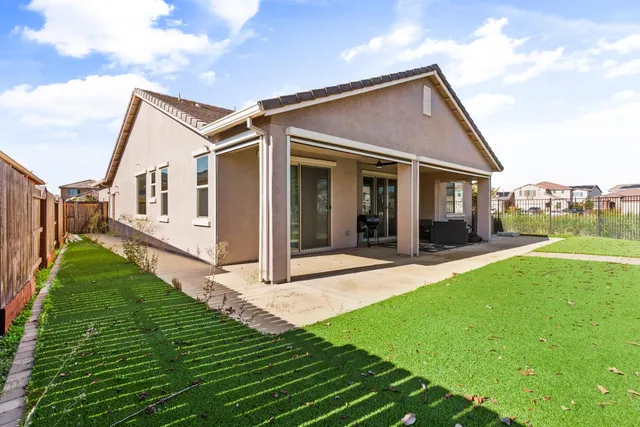 $689,950 | 12849 Knightsbrook Avenue, Rancho Cordova, CA 95742