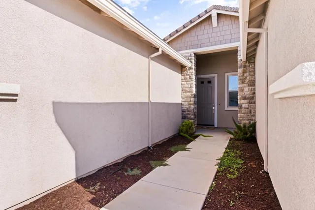 $689,950 | 12849 Knightsbrook Avenue, Rancho Cordova, CA 95742