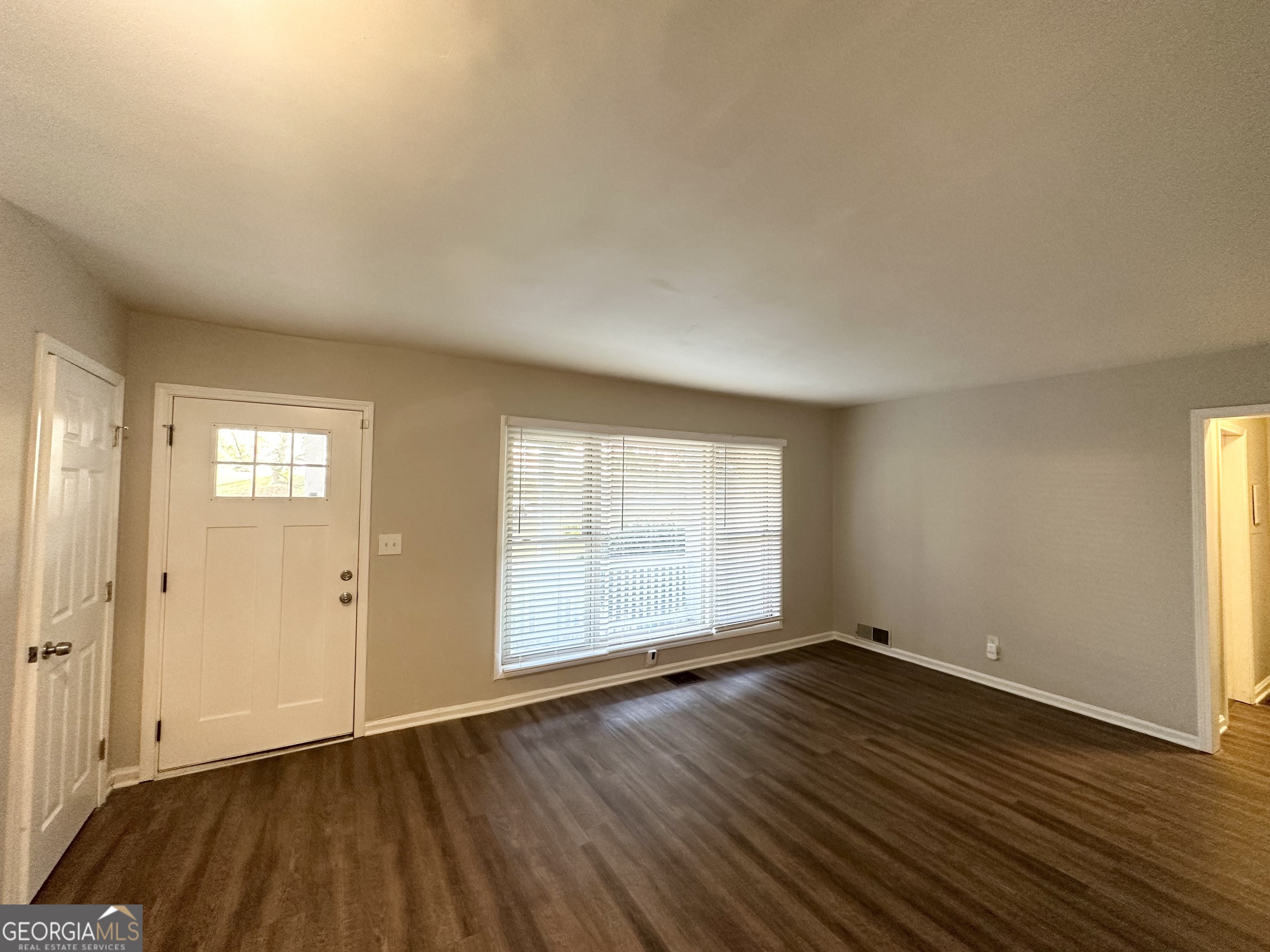 2228 Springdale Circle Southwest Atlanta, GA 30315 - Photo 4 of 15