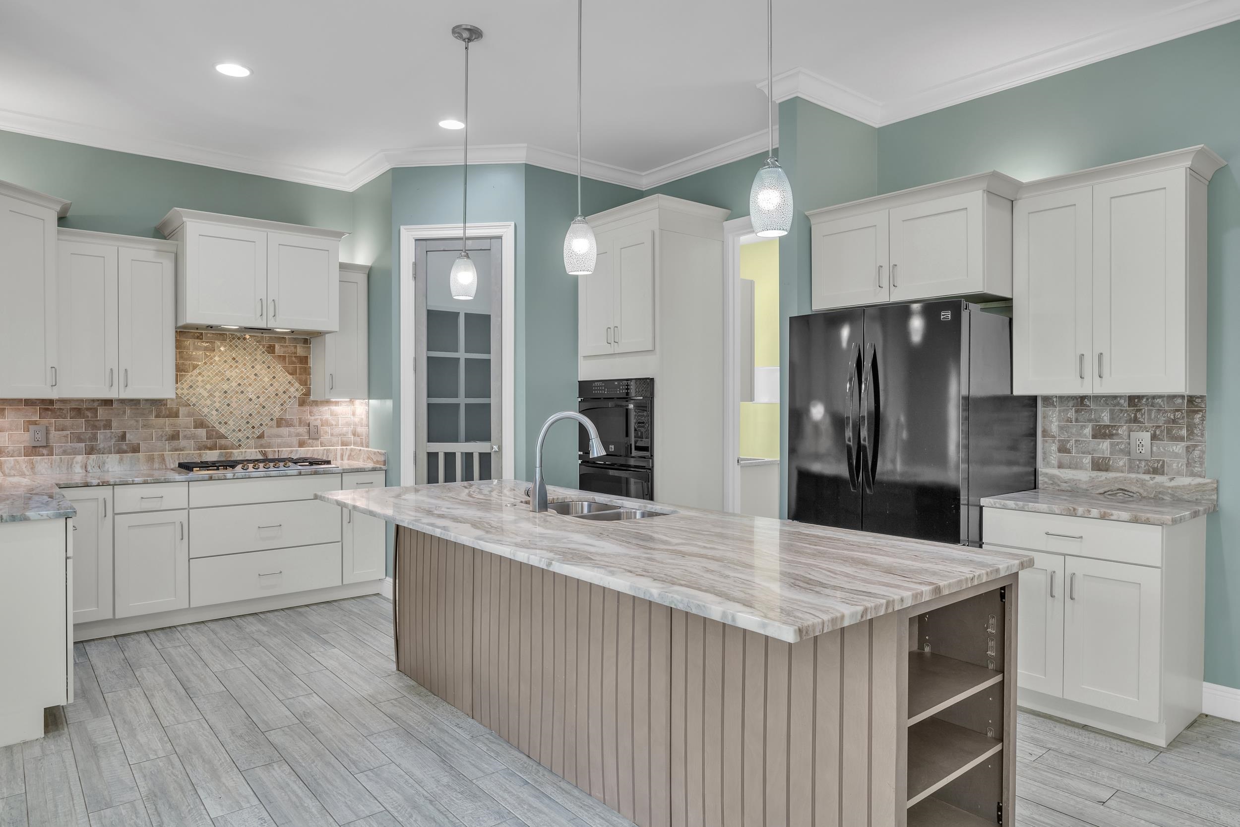 8928 Bay Point Drive Elberta, AL 36530 - Photo 23 of 55 Kitchen