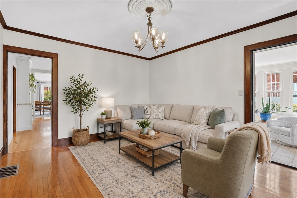 35 Shefford Street Springfield, MA 01107 - Photo 17 of 42