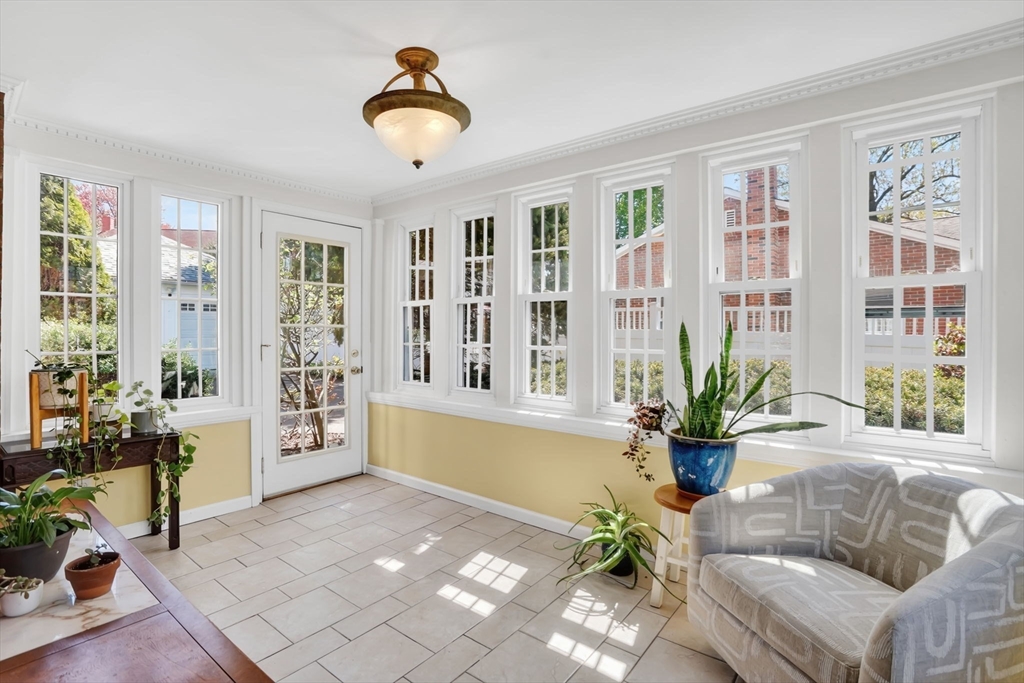 35 Shefford Street Springfield, MA 01107 - Photo 19 of 42