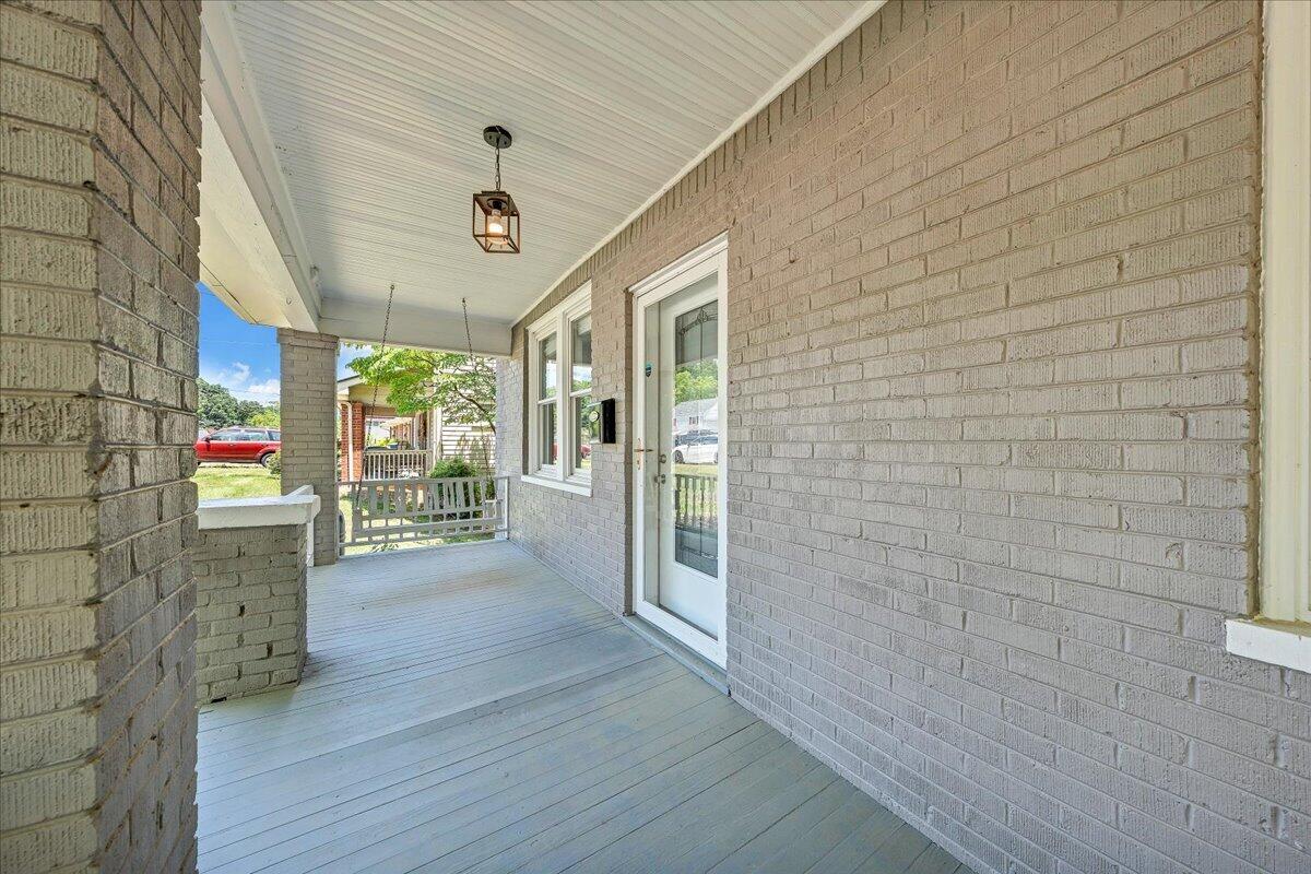 2622 Tillett Road Southwest Roanoke, VA 24015 - Photo 5 of 35 03-MIB08117