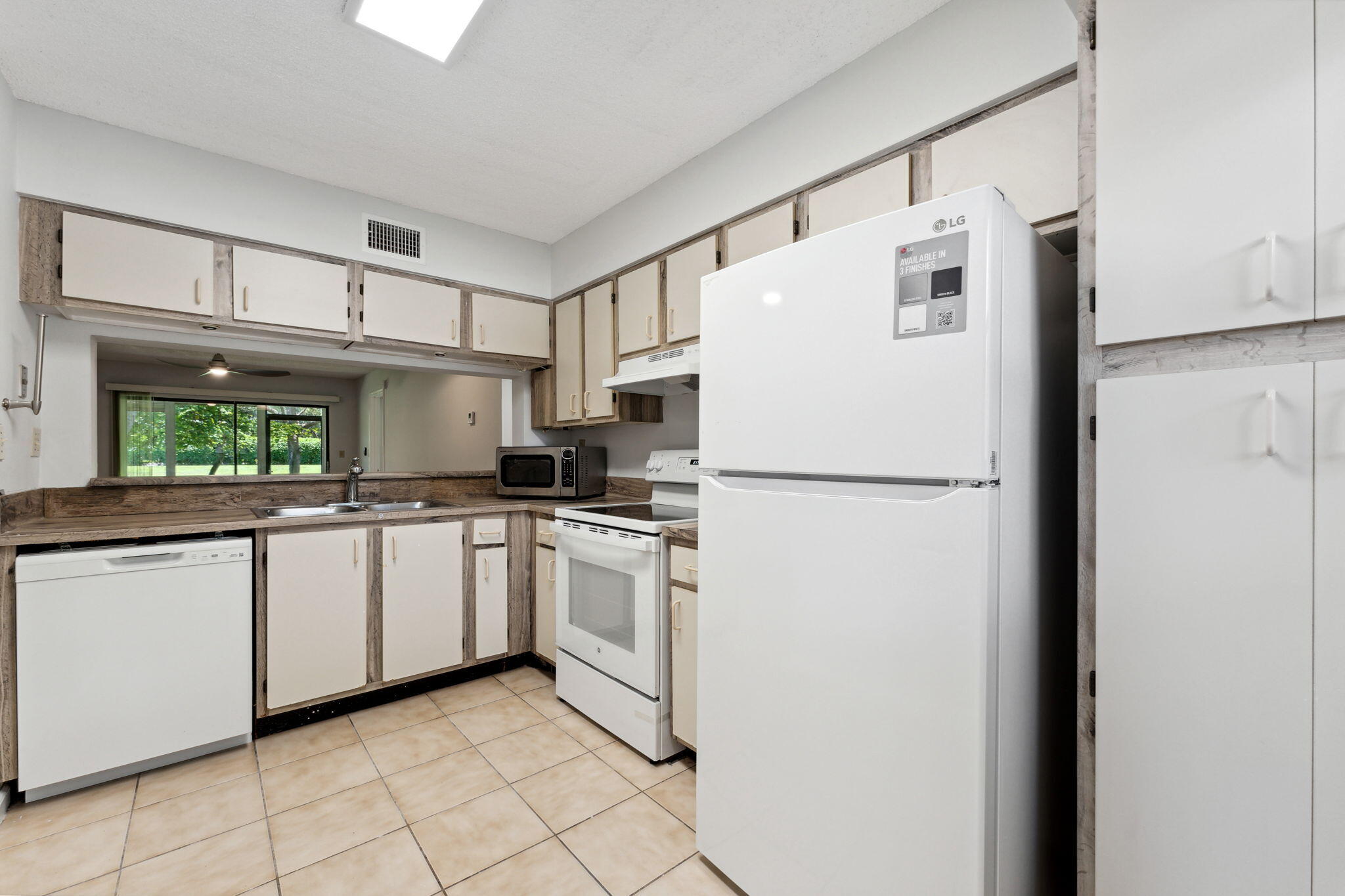3130 Millwood Terrace, Unit 109 Boca Raton, FL 33431 - Photo 7 of 24 13-web-or-mls-DSC00318