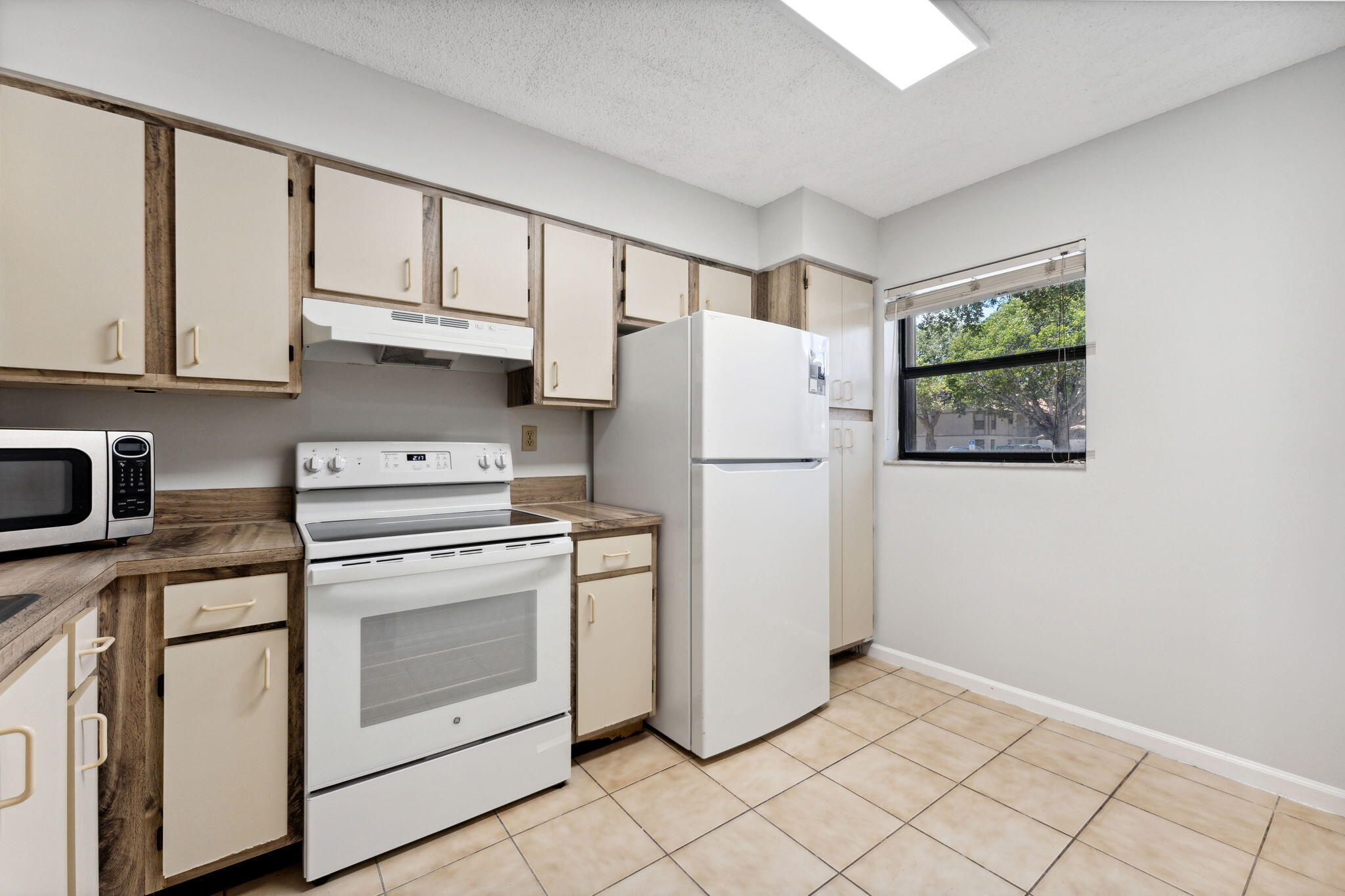 3130 Millwood Terrace, Unit 109 Boca Raton, FL 33431 - Photo 8 of 24 12-web-or-mls-DSC00313