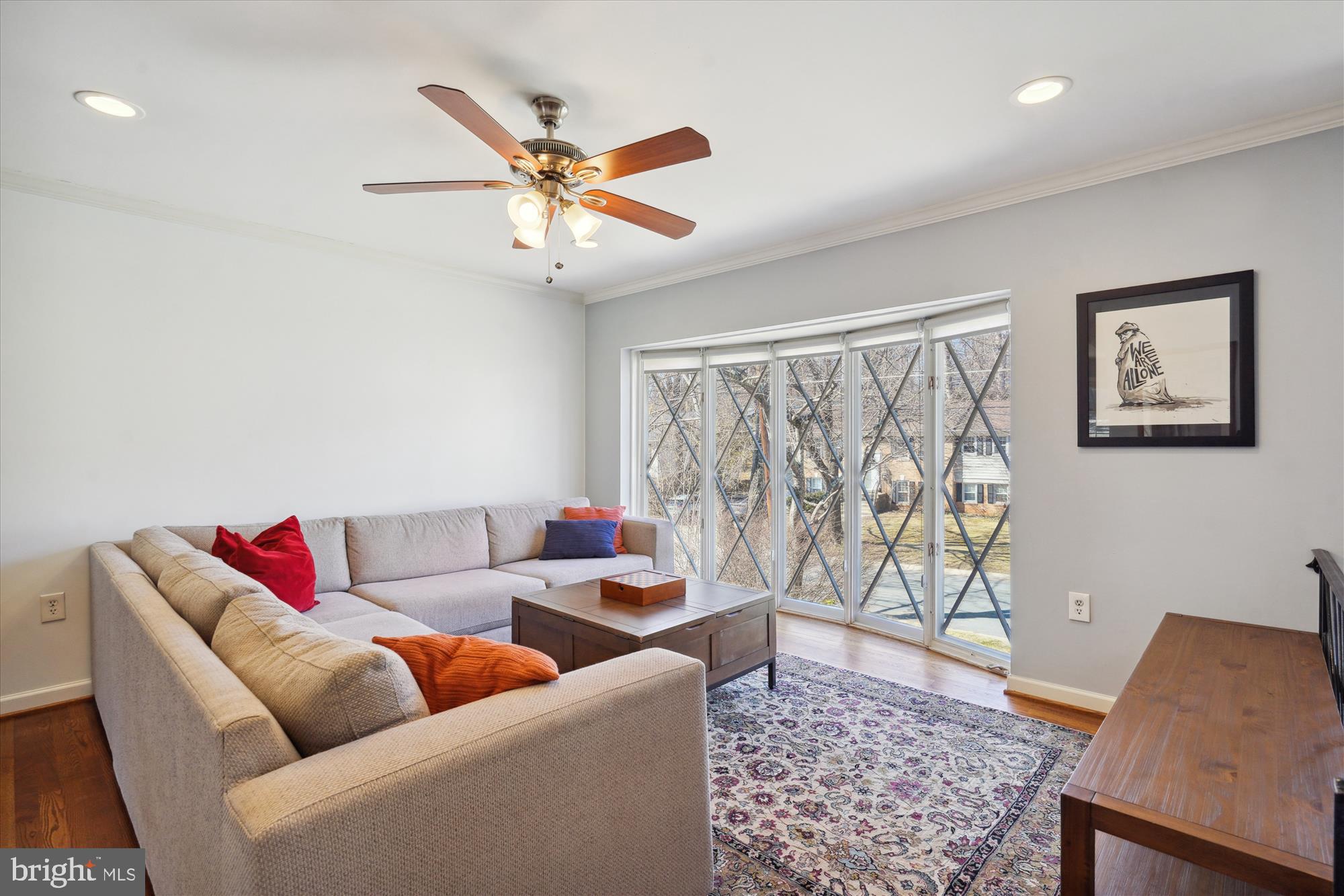 9209 Friars Road Bethesda, MD 20817 - Photo 9 of 47 Living Room