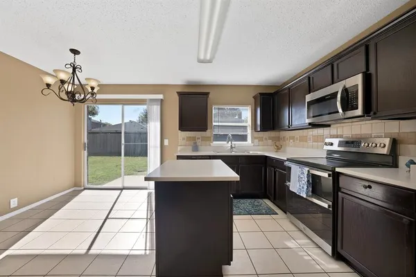 $2,250 | 115 Walnut Drive, Seagoville, TX 75159