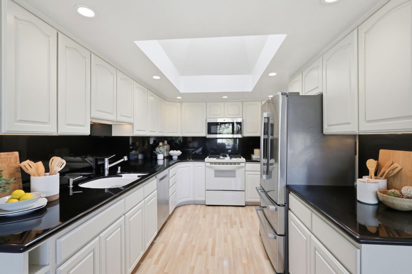 17 Rinconada Circle Belmont, CA 94002 - Photo 15 of 47