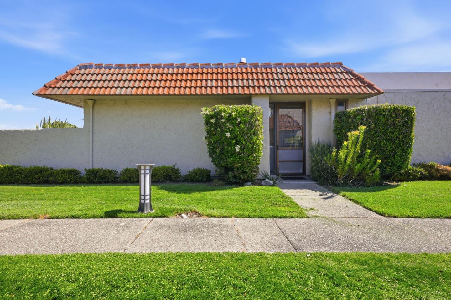 17 Rinconada Circle Belmont, CA 94002 - Photo 5 of 47
