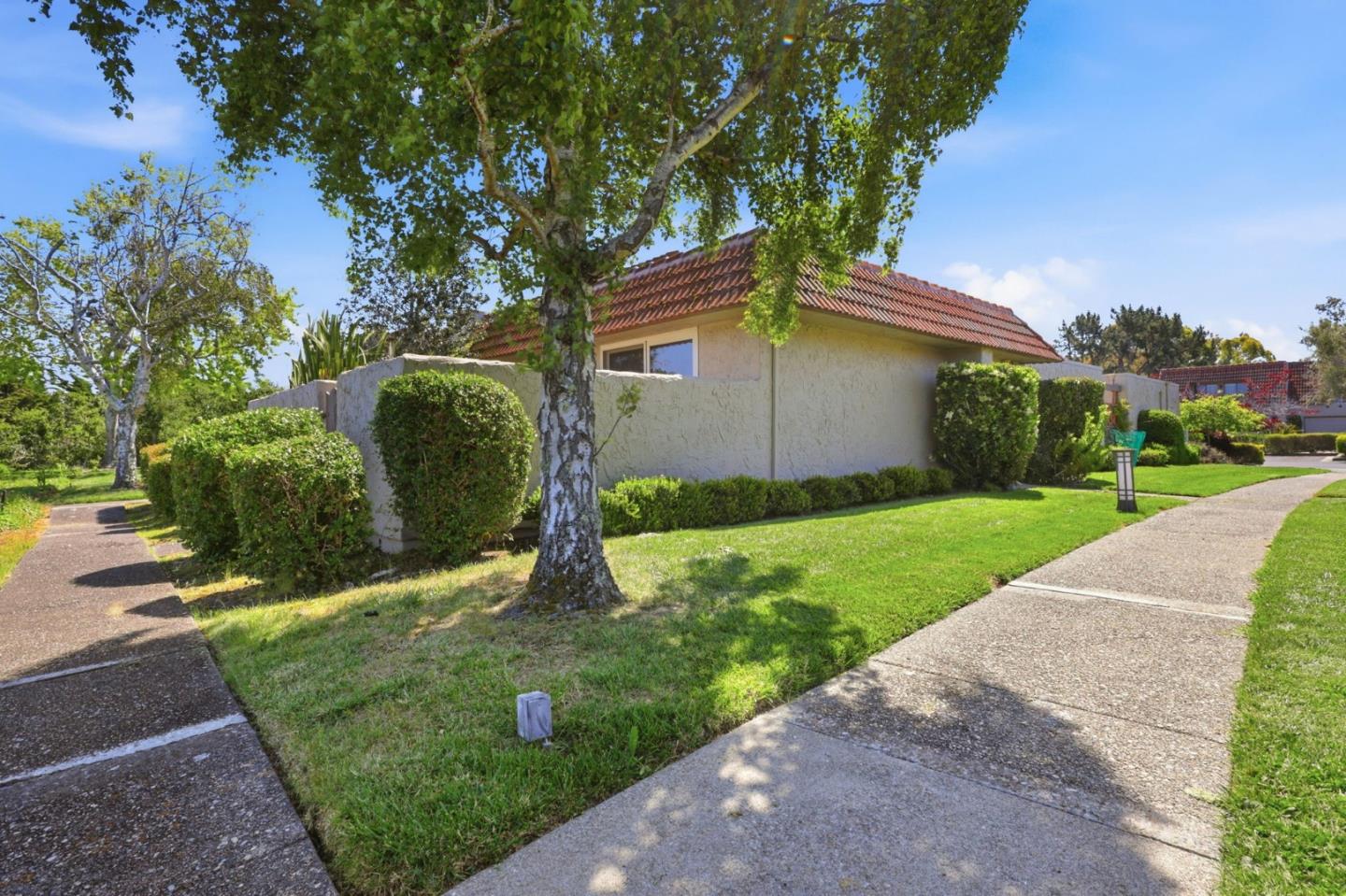 17 Rinconada Circle Belmont, CA 94002 - Photo 8 of 47