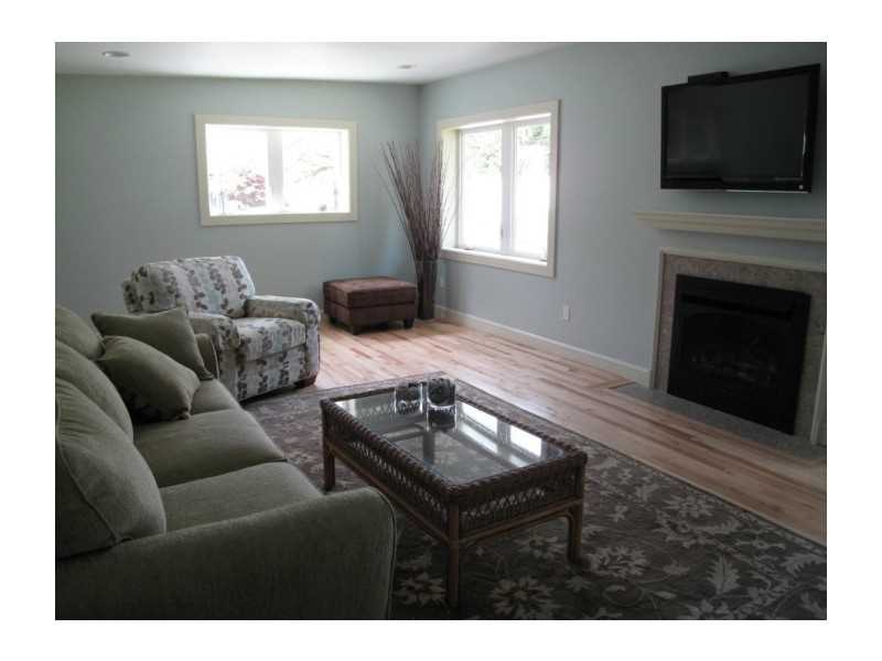 1 Narrows Road Narragansett, RI 02882 - Photo 17 of 25 Living Room.