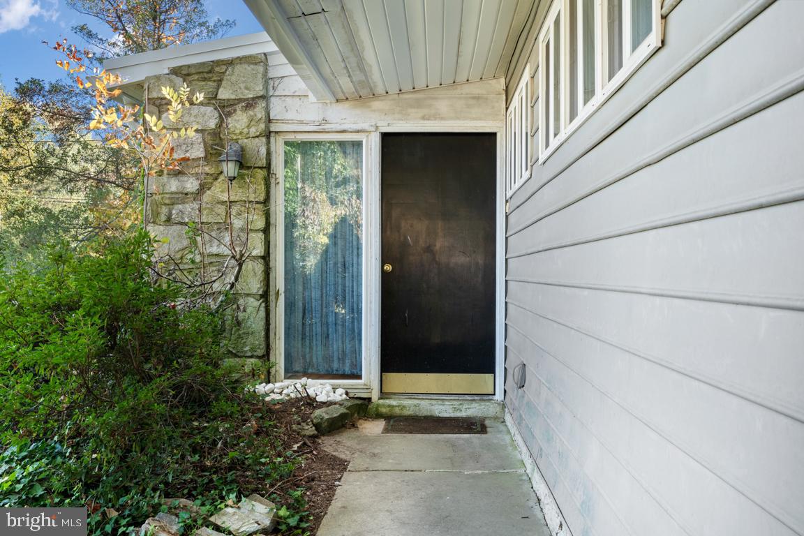 548 Graystone Road Ambler, PA 19002 - Photo 3 of 24 Gallery Image 3