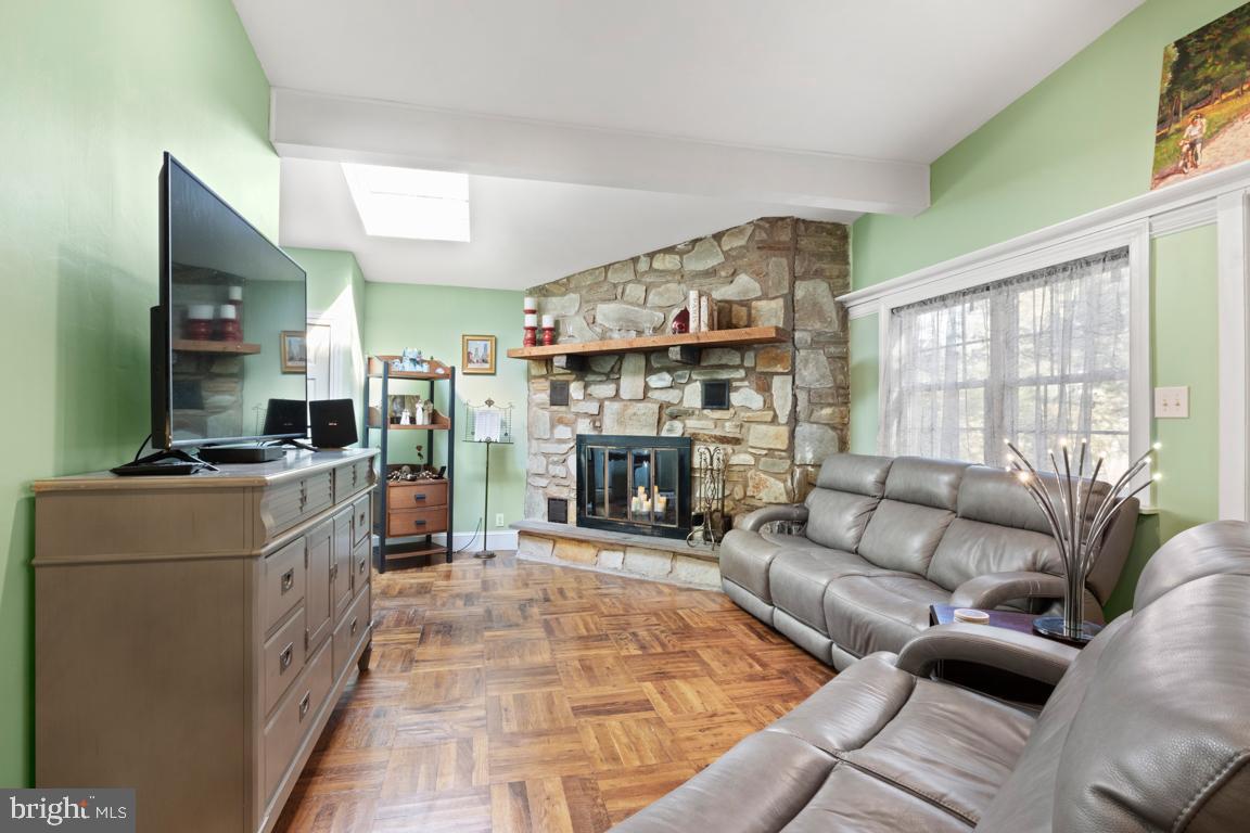 548 Graystone Road Ambler, PA 19002 - Photo 5 of 24 Gallery Image 5