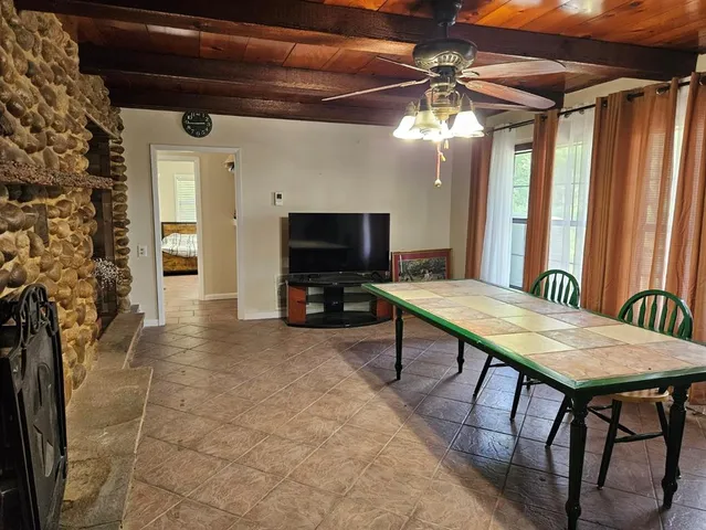 $2,500 | 1018 An County Road 2301, Tennessee Colony, TX 75861