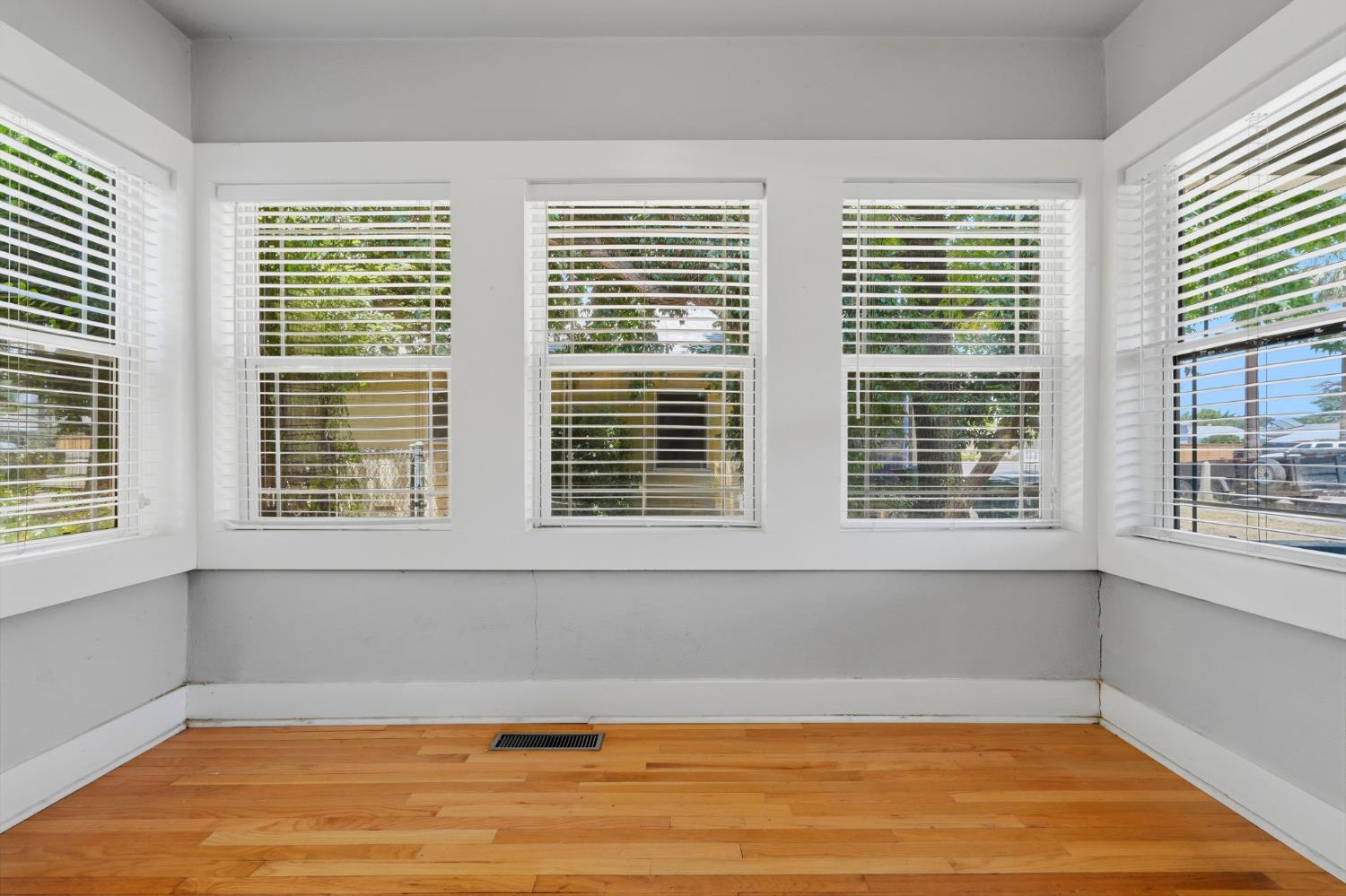 220 South D Street Exeter, CA 93221 - Photo 10 of 27