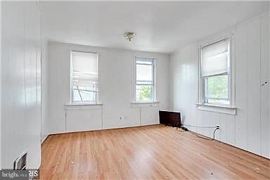 4907 Harford Road Baltimore, MD 21214 - Photo 2 of 26 Living Room