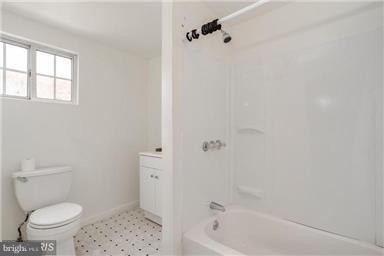 4907 Harford Road Baltimore, MD 21214 - Photo 14 of 26 Bath