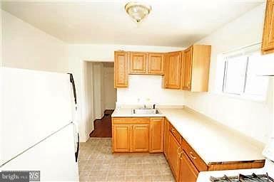 4907 Harford Road Baltimore, MD 21214 - Photo 5 of 26 Kitchen