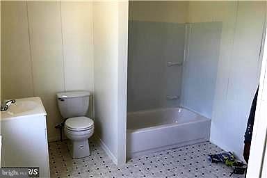 4907 Harford Road Baltimore, MD 21214 - Photo 6 of 26 Bath