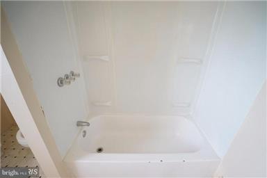 4907 Harford Road Baltimore, MD 21214 - Photo 10 of 26 Bath